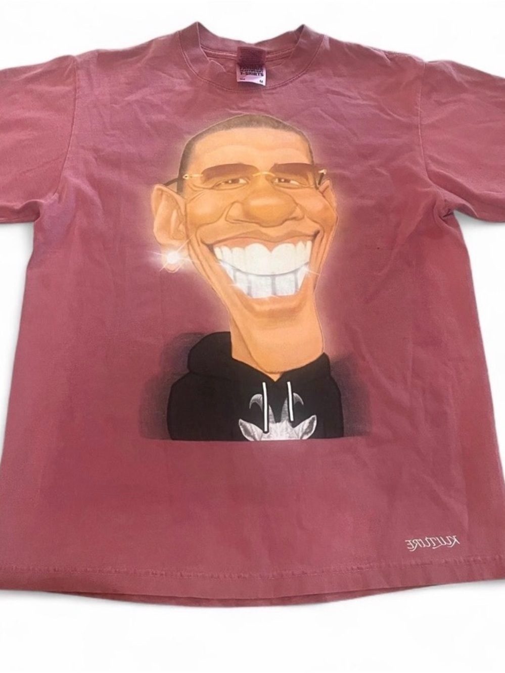 Graphic Short Sleeve Tee in Dusty Rose Streetwear - Unbranded